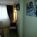 Отель Avlonya