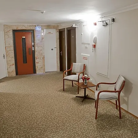 Hotel Avlonya 3*